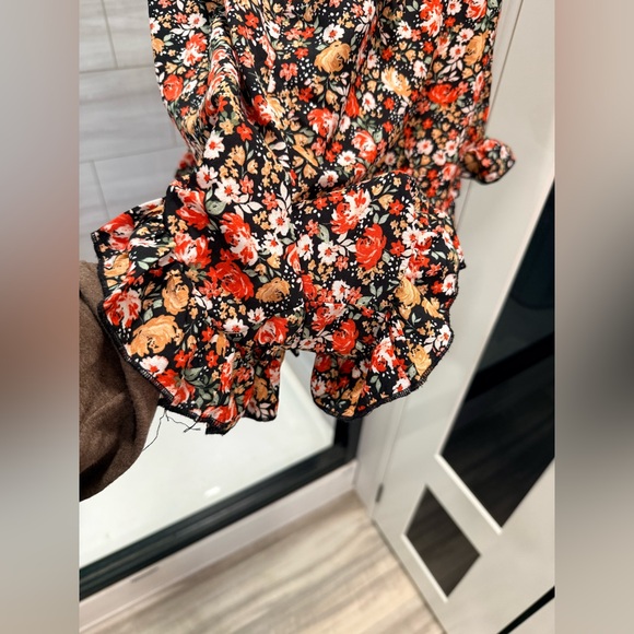 Floral Ruffle Romper - Picture 3 of 3